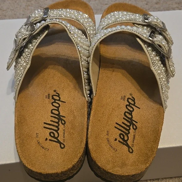 Jellypop Cream Pearl Buckle Sandals - Picture 4 of 6